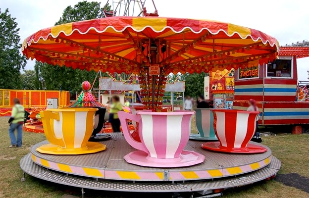 teacups-and-saucers ride